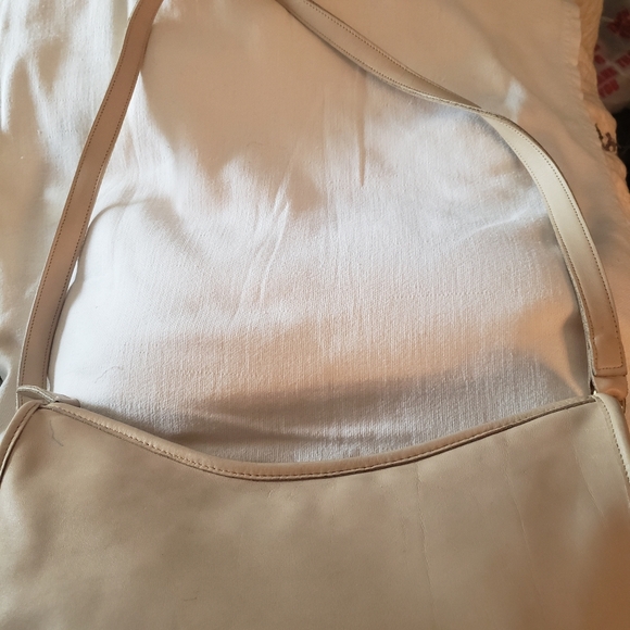 Vintage 80s Coach Swinger Leather Crossbody Bag in Bone Color - Picture 11 of 15